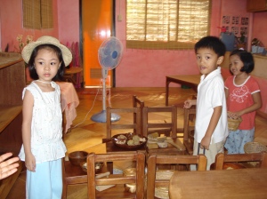 The children of Bahay-Bahayan Class ~ picture taken by Arns