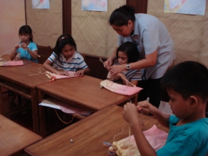 Teacher Annie and the Bahay-Bahayan Class ~ picture taken by Arns
